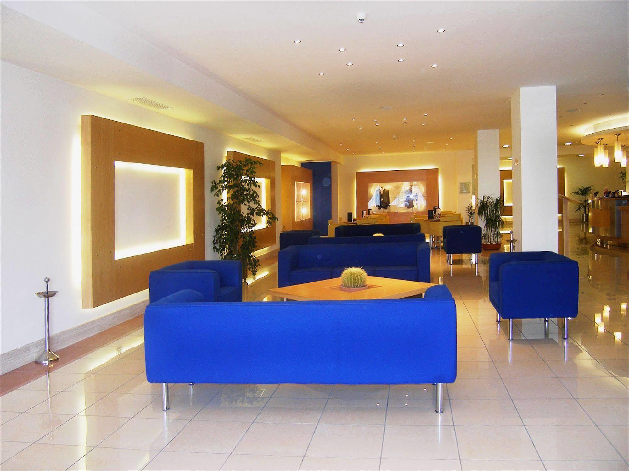 Planet Hotel