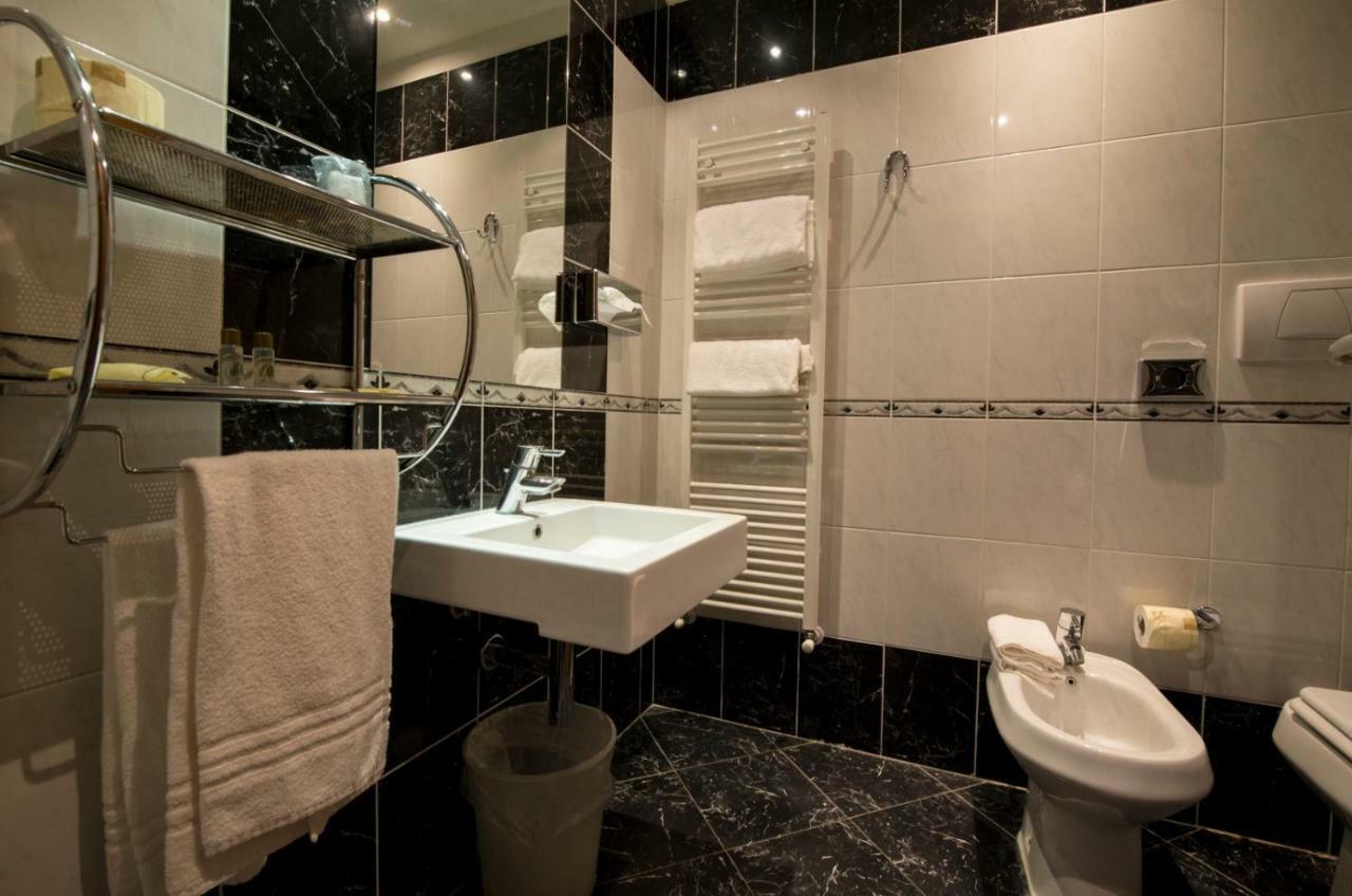 Planet Hotel 4*